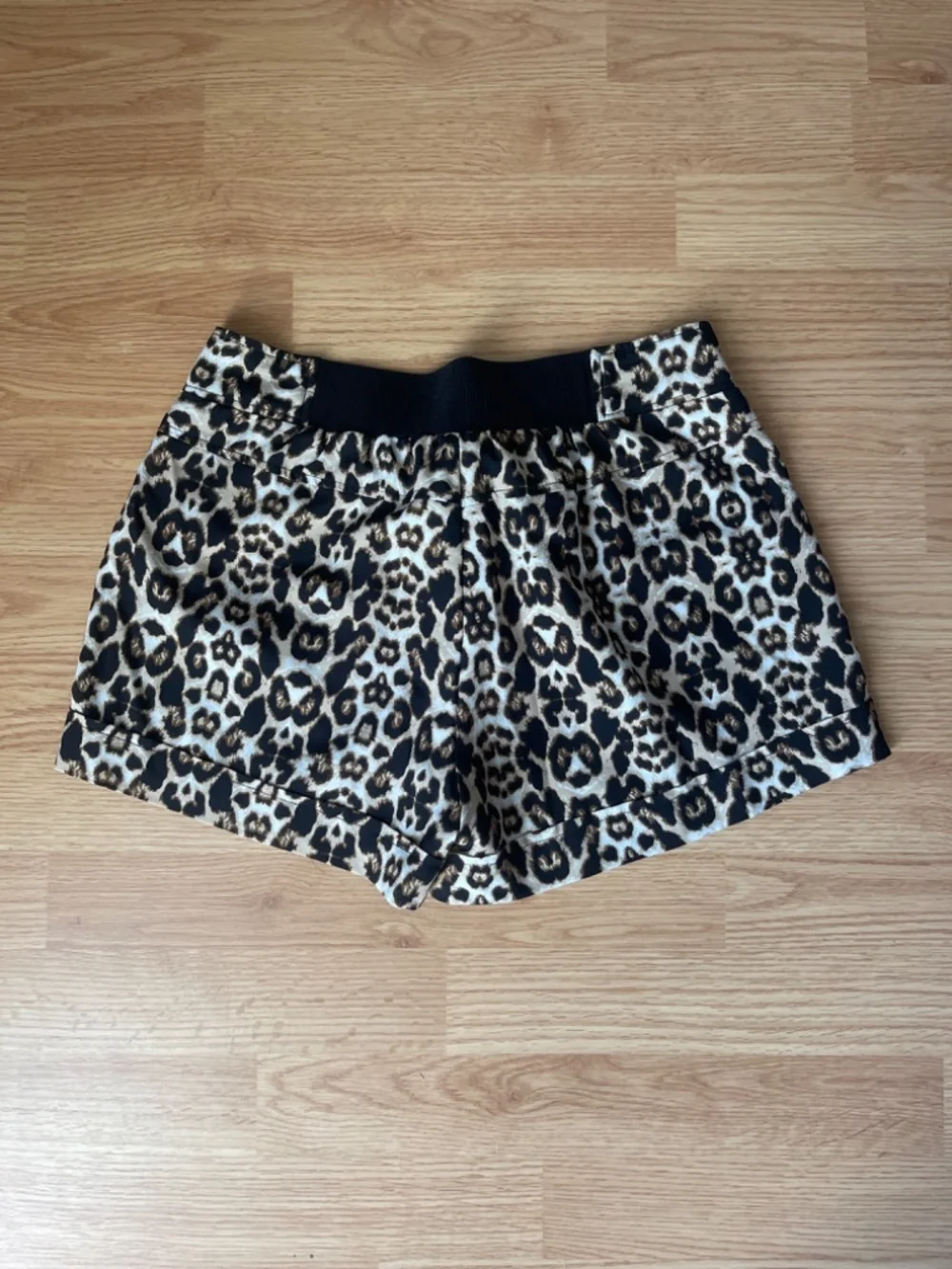 Miss Tina by Tina Knowles Cheetah Print Lightweight Stretch Waist w: Tie Shorts